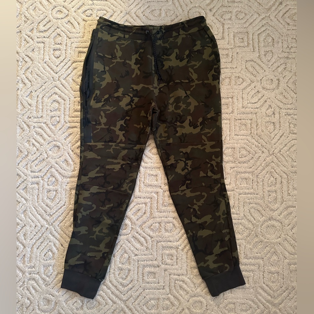 Nike Camo Joggers